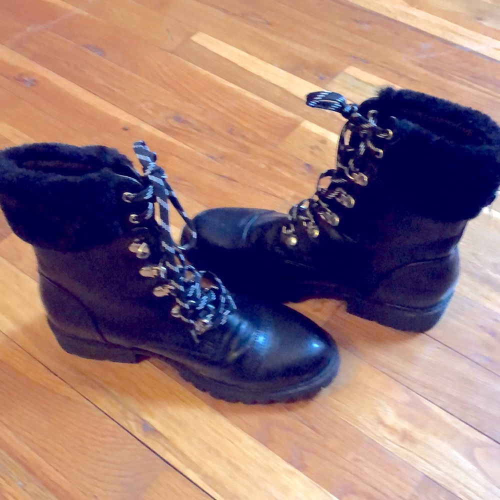 Back in Black boots!